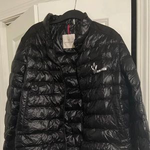 Men’s moncler coat never worn